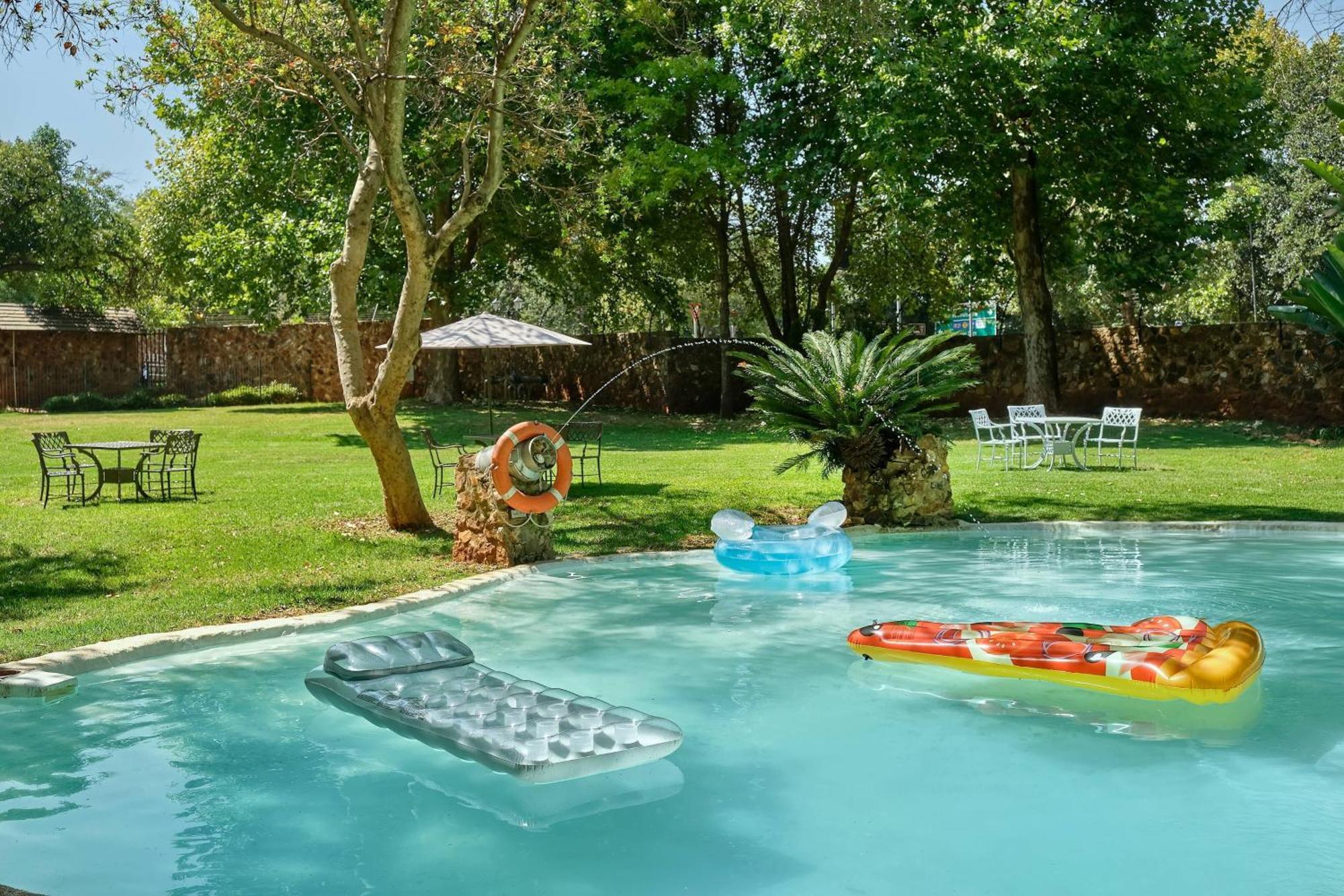 Irene Country Lodge, Autograph Collection Centurion Luaran gambar A swimming pool