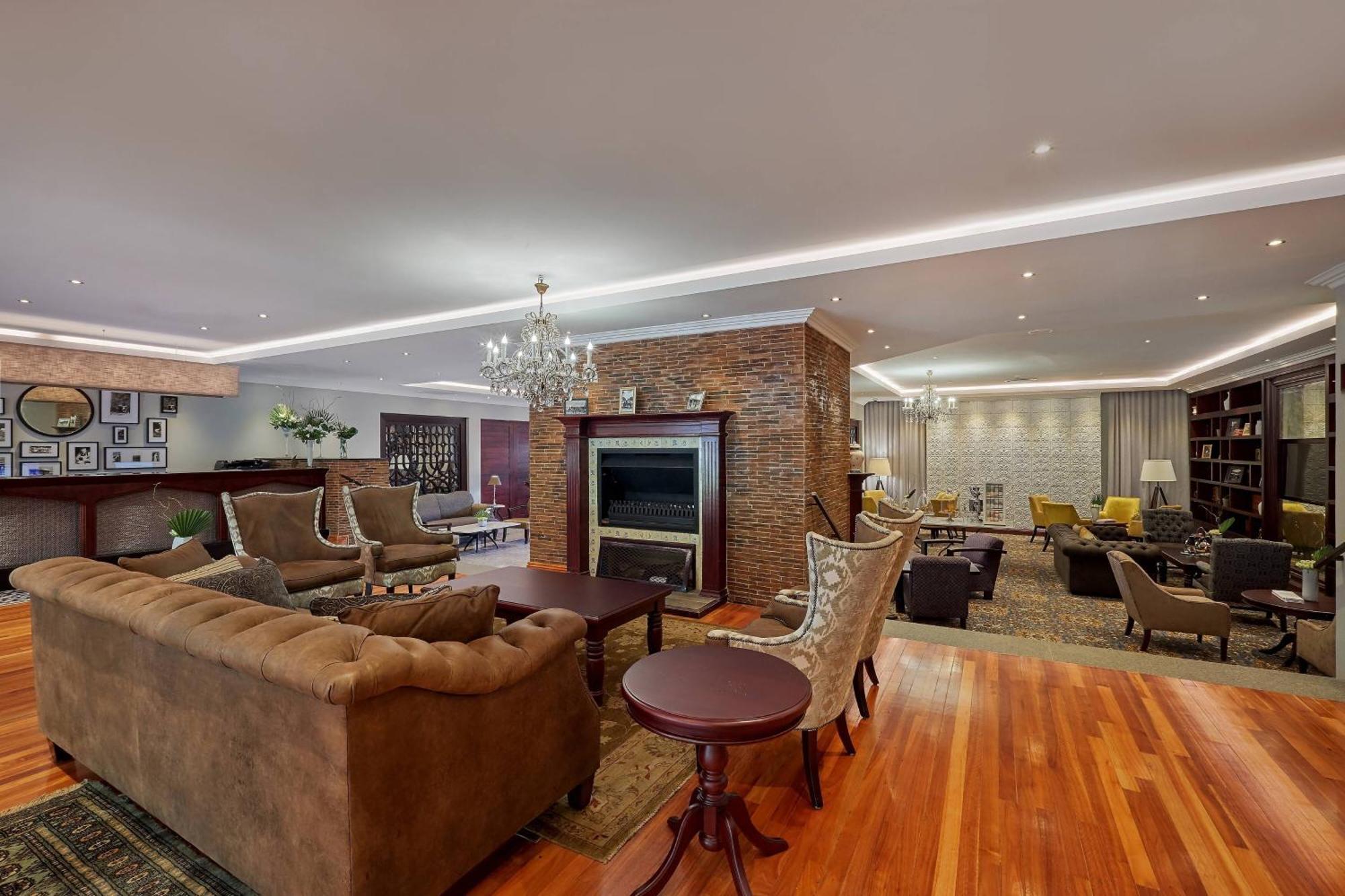 Irene Country Lodge, Autograph Collection Centurion Luaran gambar The interior of the club