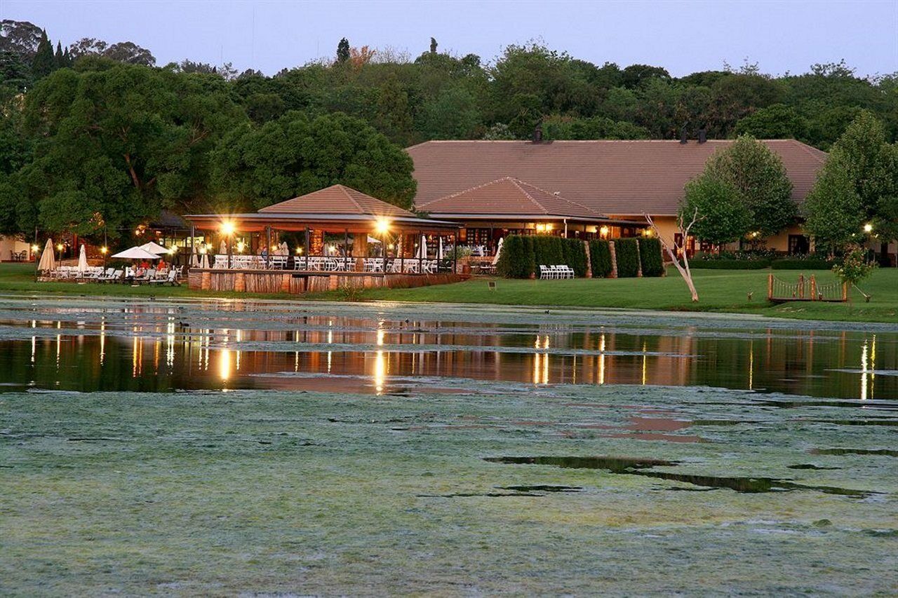 Irene Country Lodge, Autograph Collection Centurion Luaran gambar Clubhouse at the Lake of the Woods